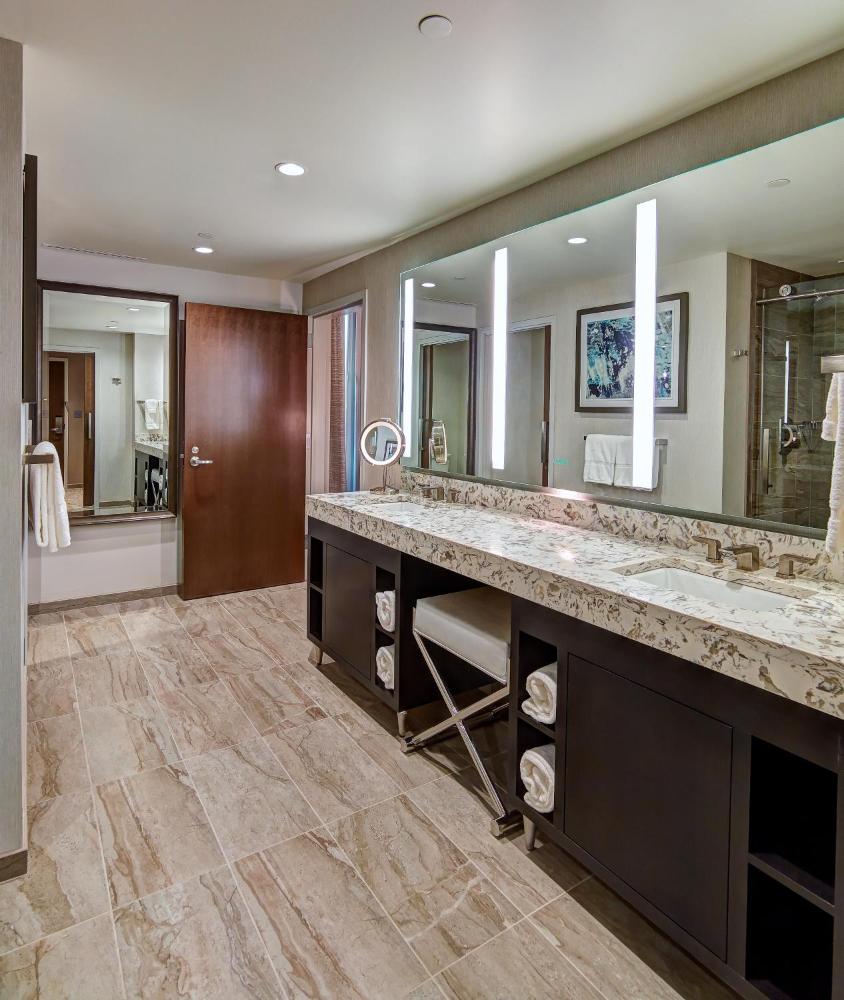 Promenade Tower King Suite interior